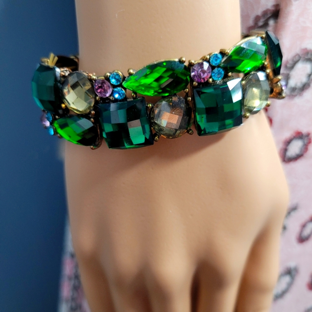 Vintage Multi Jewel Stretchy Bracelet. Stunning piece!
